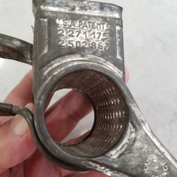 Vintage Mouli cheese /nut grater made in france yellow bakelite handle 40s - Picture 9 of 11